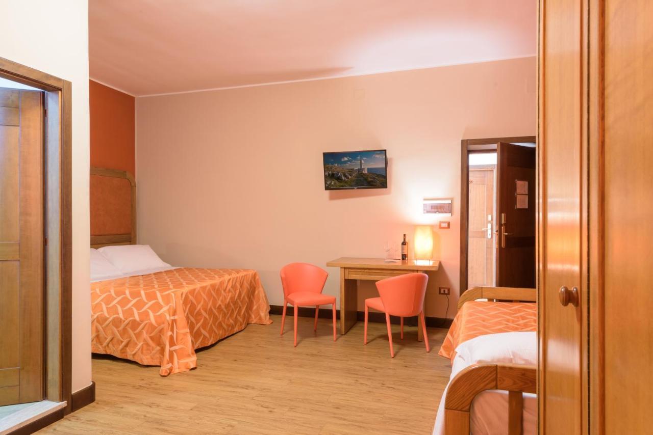 Leone de Castris Wine Hotel Salice Salentino Extérieur photo