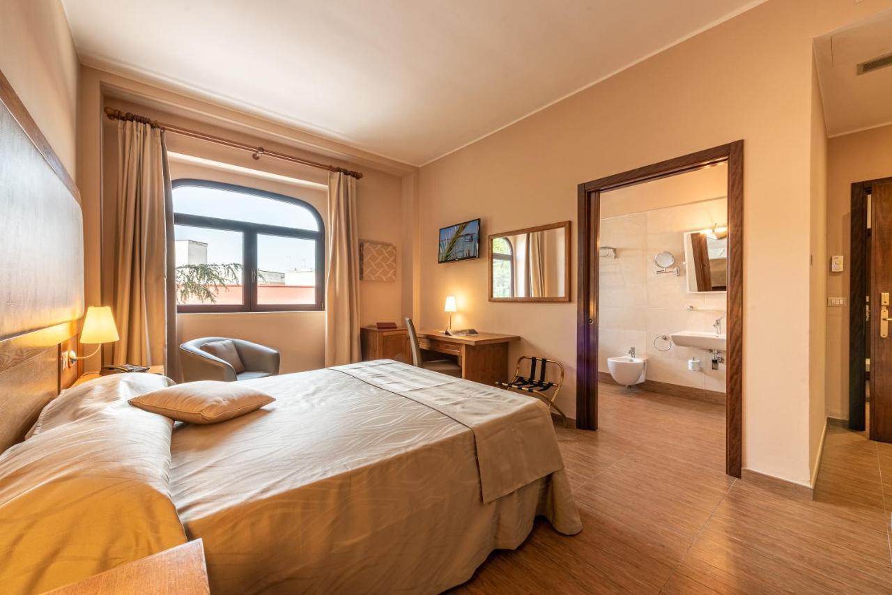 Leone de Castris Wine Hotel Salice Salentino Extérieur photo