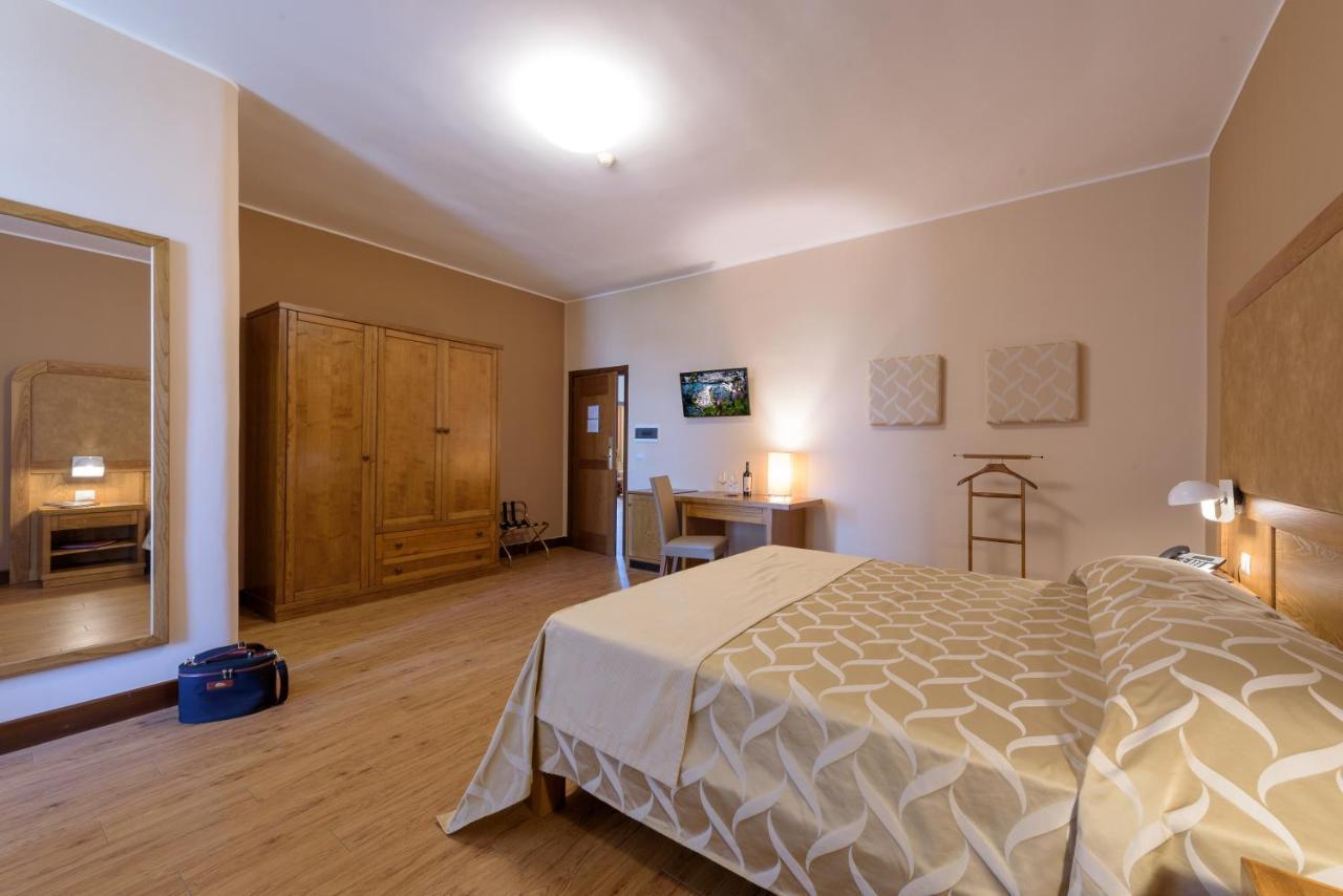Leone de Castris Wine Hotel Salice Salentino Extérieur photo