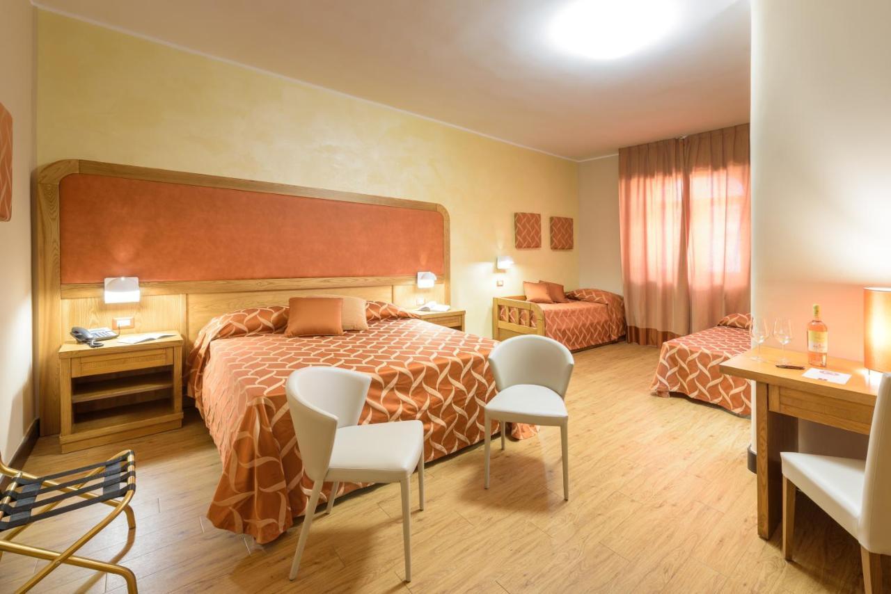 Leone de Castris Wine Hotel Salice Salentino Extérieur photo